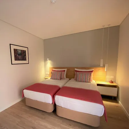 Aparthotel Cardeal & 4*