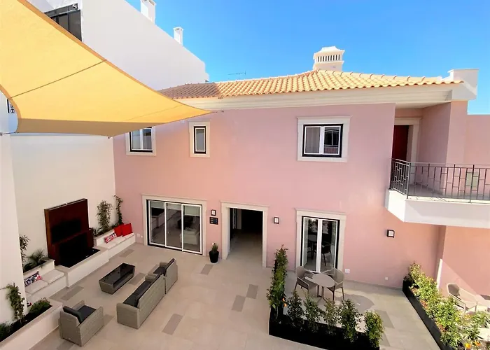 Cardeal & מלון דירות 4*